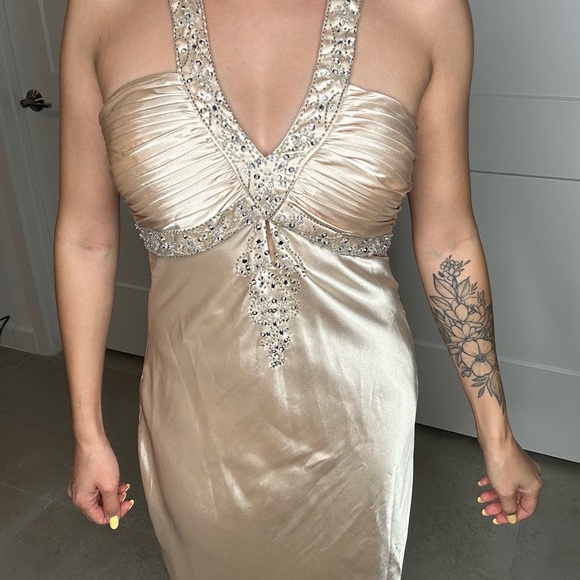 Halter Beaded Evening Dresses, Prom/Holiday Dresses. Size 2 . Gorgeous dress 😍 - Picture 2 of 13